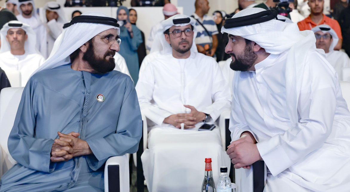 "محمد بن راشد في حديث مع أحمد بن محمد"
