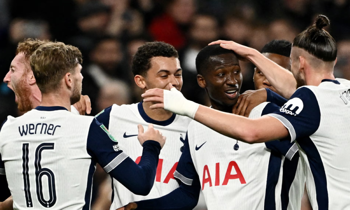 توتنهام يطيح بالسيتي ويرافق يونايتد إلى دور الثمانية بكأس الرابطة