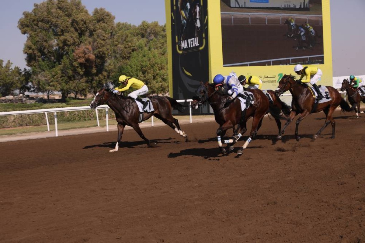 خيول أحمد بن راشد تبصم بالخمسة في افتتاح مضمار جبل علي