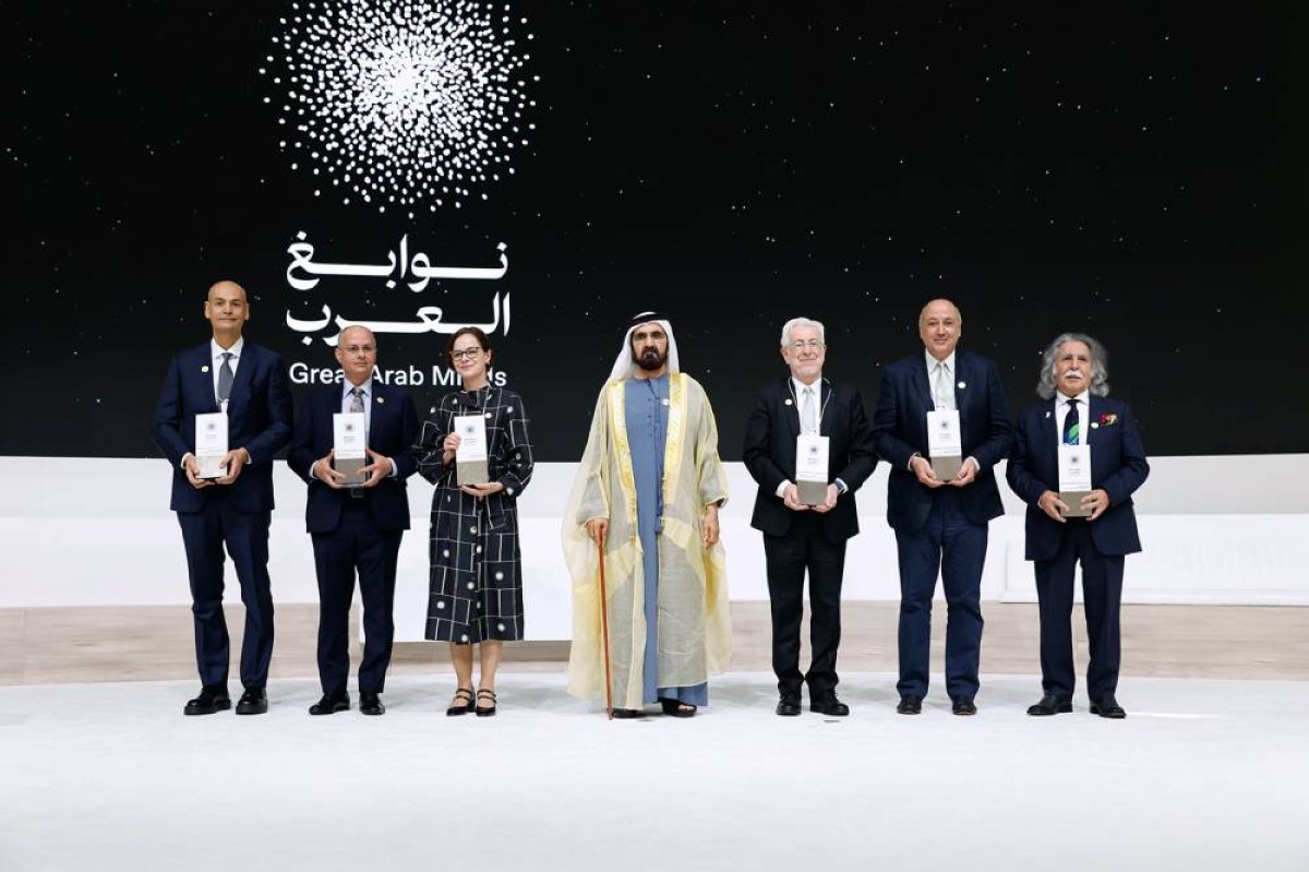 محمد بن راشد يكرّم الفائزين بجائزة "نوابغ العرب 2024"