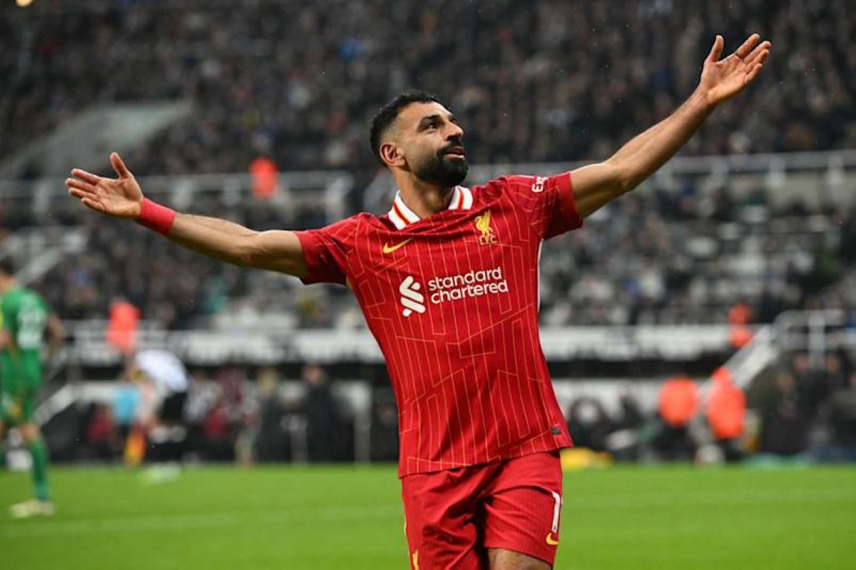 تقارير إنجليزية: محمد صلاح يوقع عقداً جديداً مع ليفربول