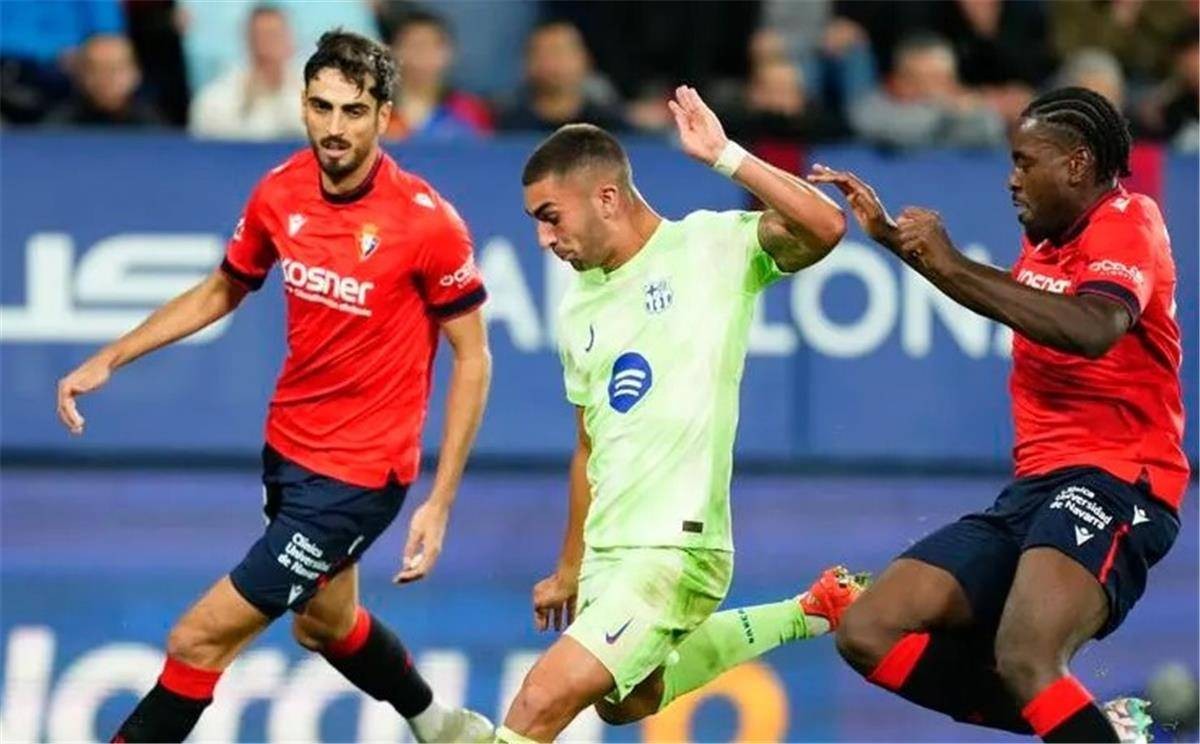 إقامة مباراة برشلونة المؤجلة مع أوساسونا في 27 مارس