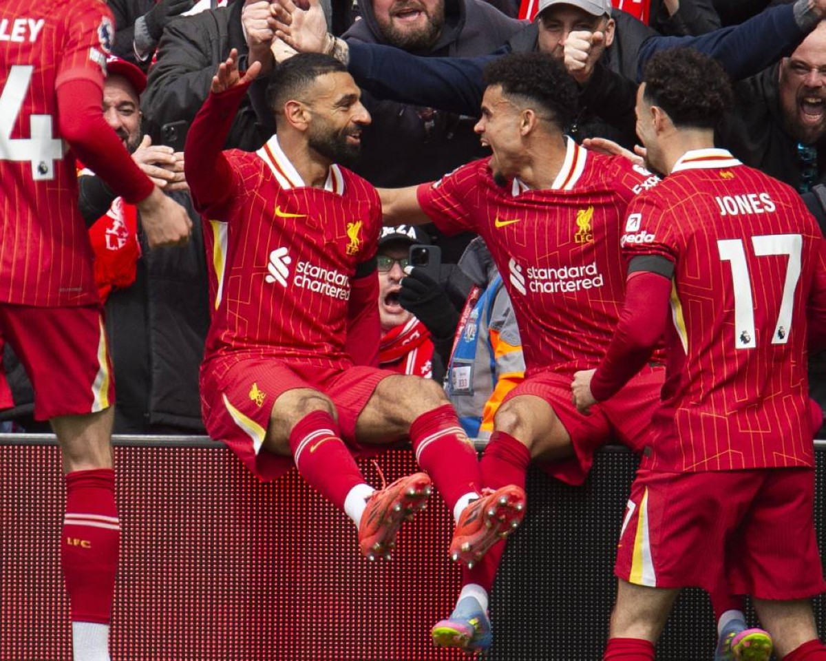 محمد صلاح يحطم أرقام الأساطير في البريميرليغ