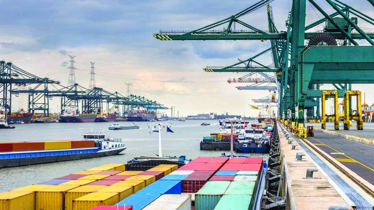 ازدحام وضغوط على الموانئ الأوروبية بسبب تعقيدات التعريفات الأمريكية