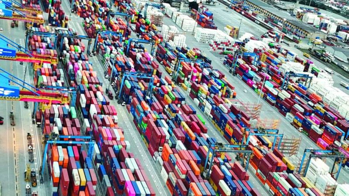 الولايات المتحدة تبدأ فرض التعرفات الجديدة على منتجات عشرات الدول