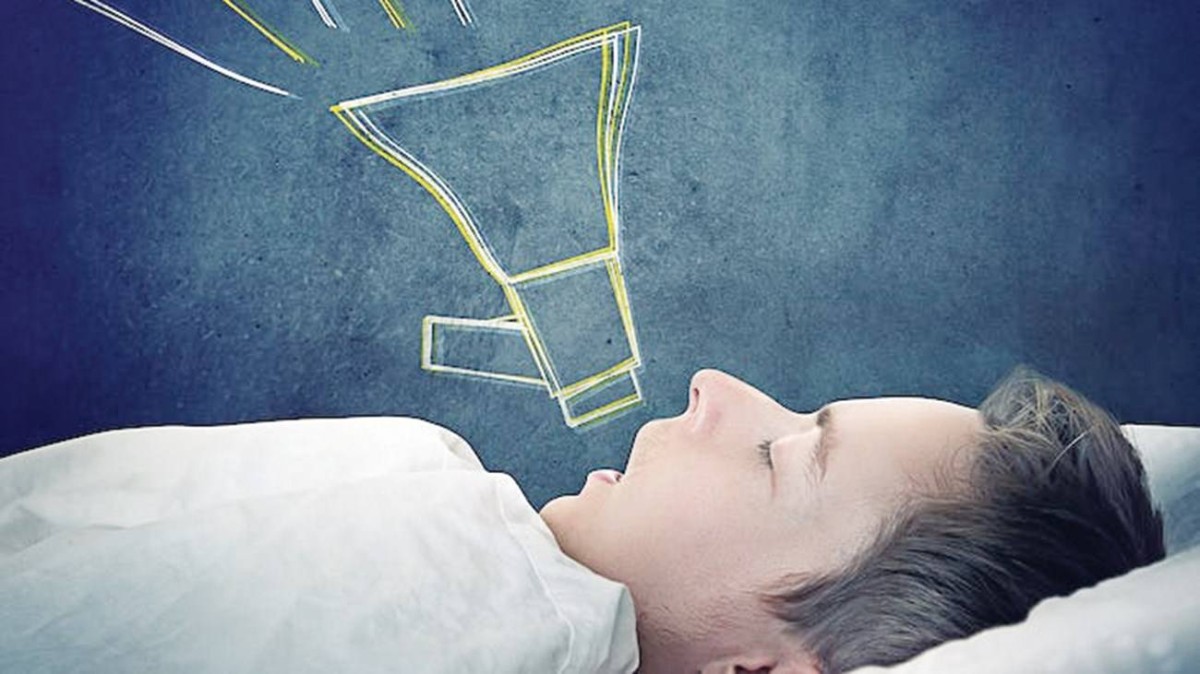 الكلام أثناء النوم... ظاهرة طبيعية أم مشكلة تتطلب تدخل علم النفس؟
