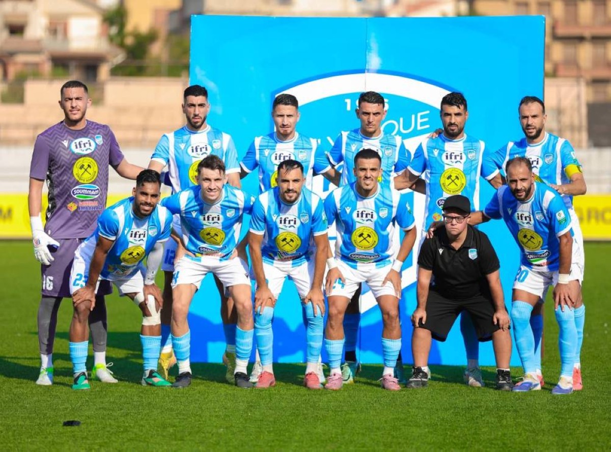 الجدل التحكيمي يلقي بظلاله على قمة أولمبيك أقبو ومولودية الجزائر بالدوري الجزائري