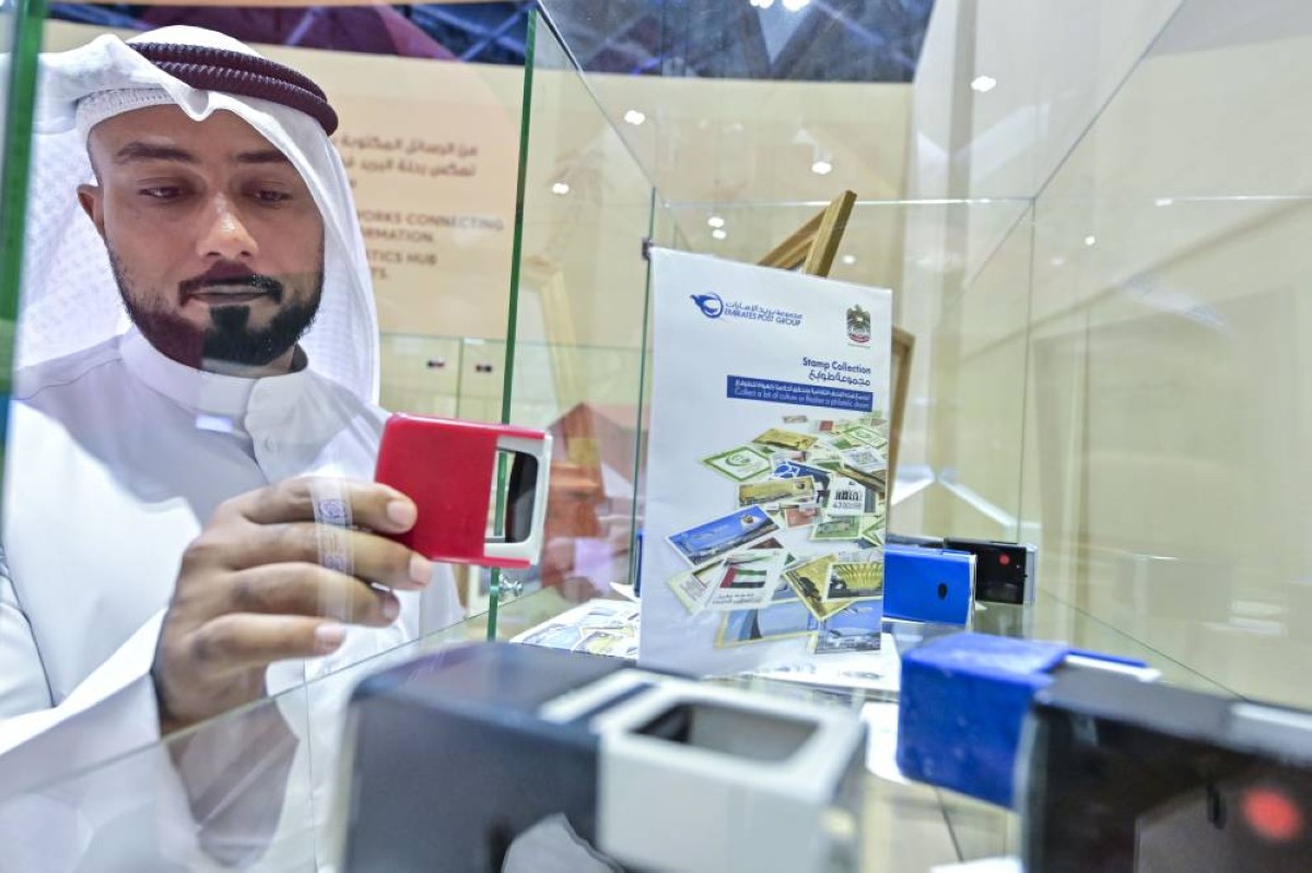 متحف البريد.. تاريخ الإمارات ترويه طوابع وصناديق