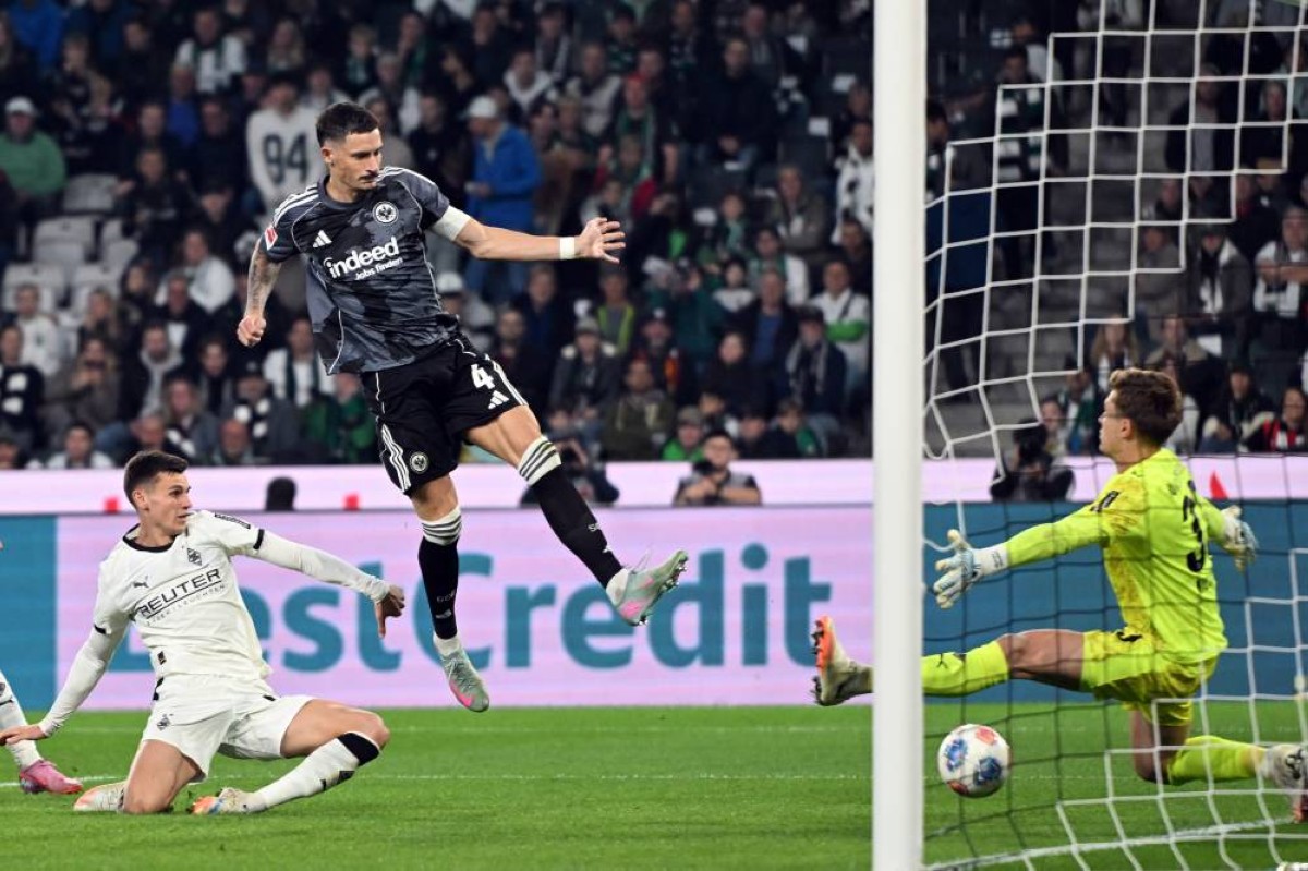 دورتموند يطارد بايرن بانتصار رابع على التوالي في الدوري الألماني