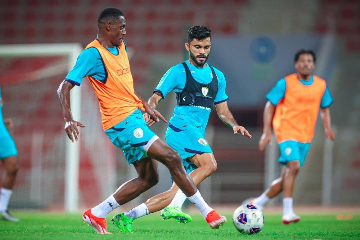 «الأبيض» يترقب مواجهة عُمان وقطر