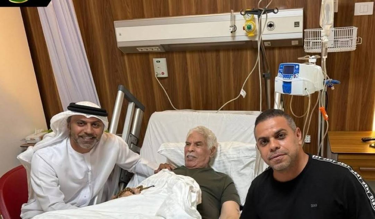 سفير الإمارات بمصر  يطمئن على صحة حسن شحاتة