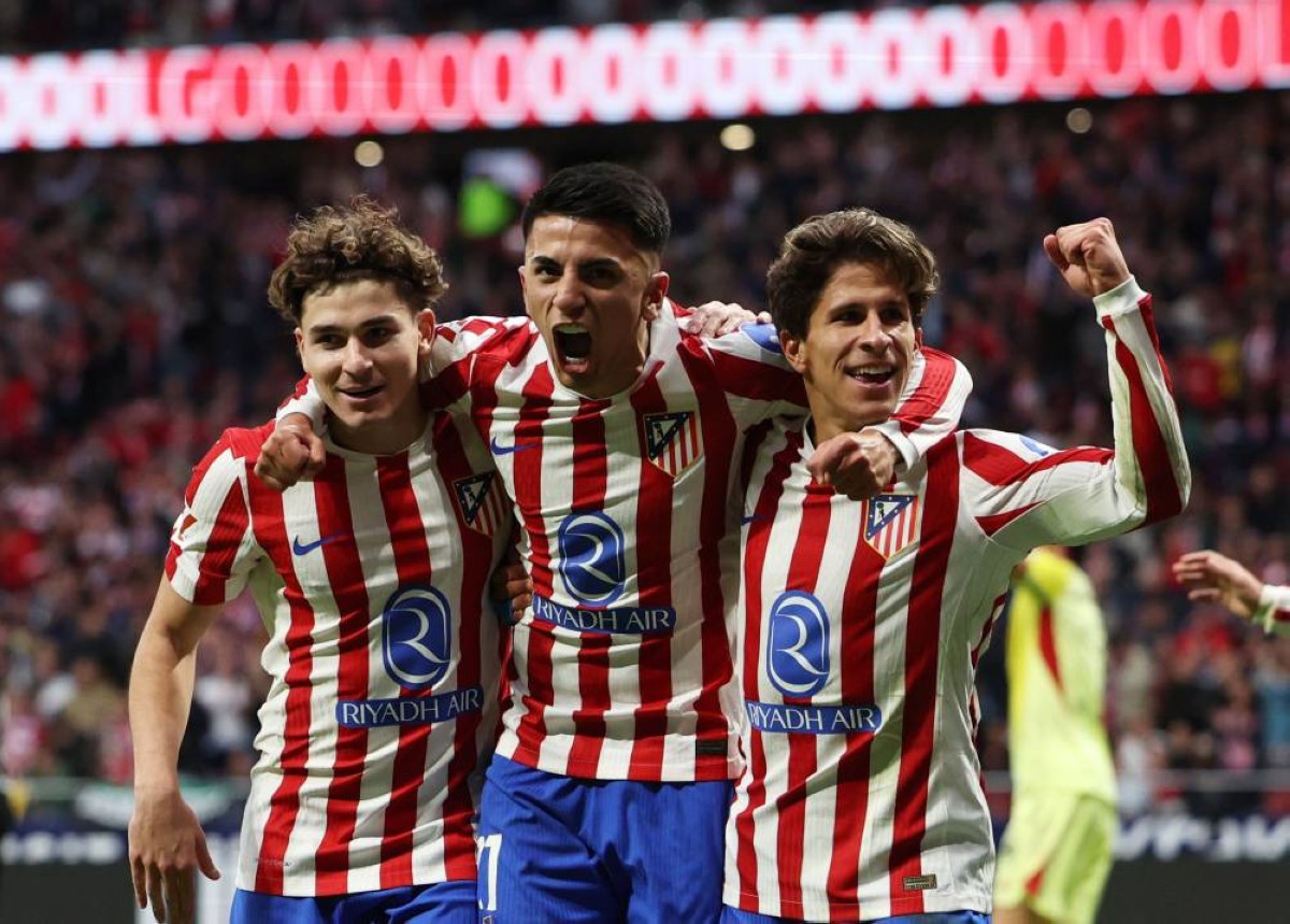 أتلتيكو مدريد يهزم إشبيلية بثلاثية في الدوري الإسباني
