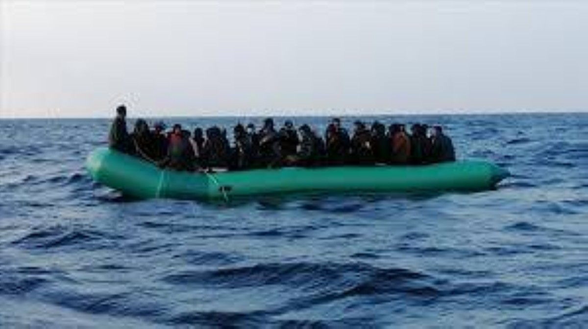 ليبيا.. مصرع 4 مهاجرين غرقاً وإنقاذ 91 بينهم مصريون وسودانيون