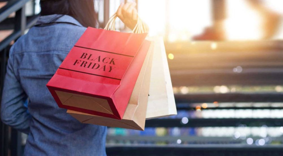 الجمعة السوداء… لماذا سميت بهذا الاسم ومتى بدأت؟