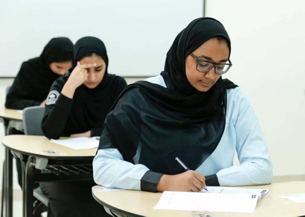 الإمارات.. 5 مسموحات داخل اللجان الامتحانية تعرف عليها