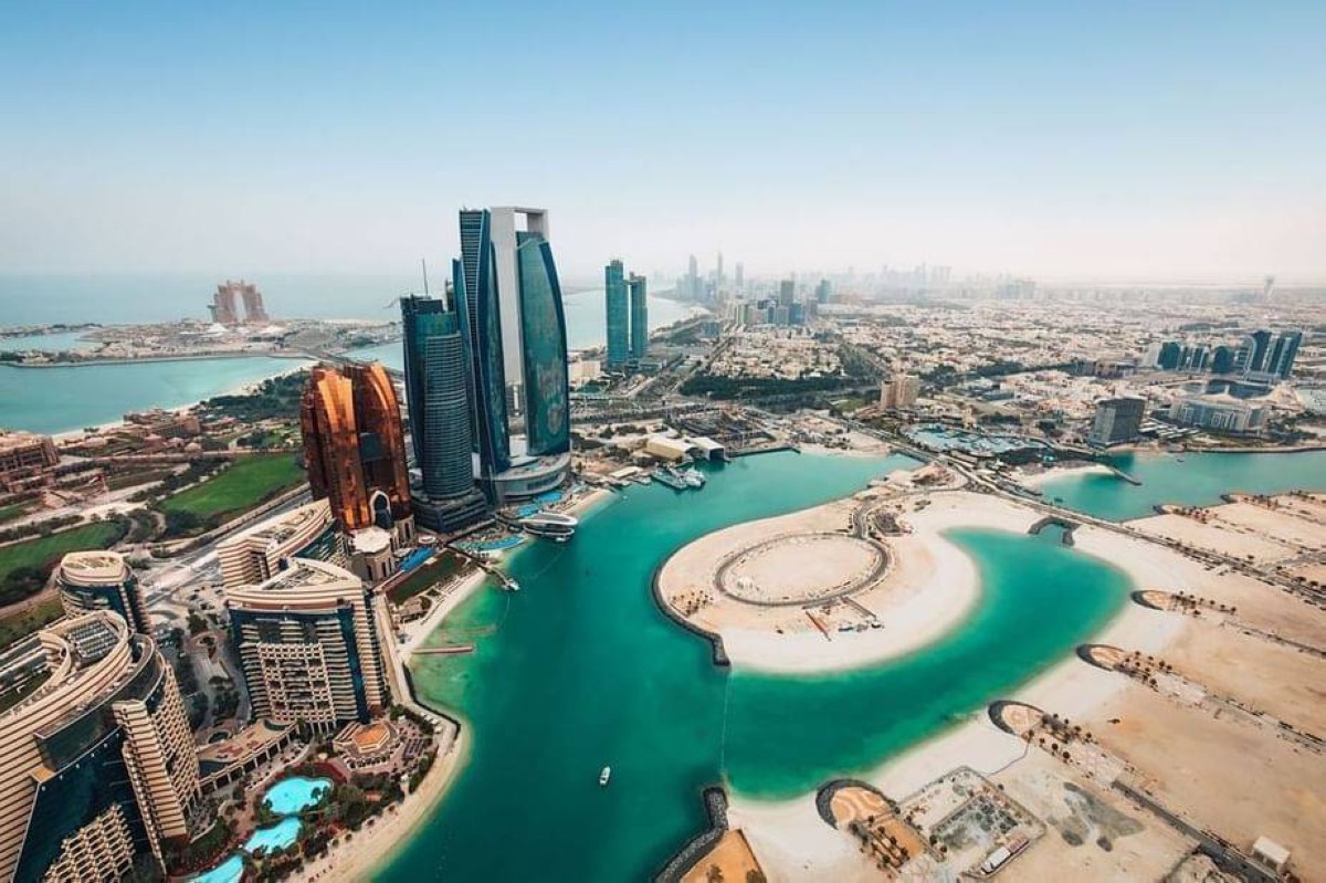 حصاد الإمارات 2025.. عام ذهبي لقطاع السياحة وقفزة في أعداد الزوار والإيرادات