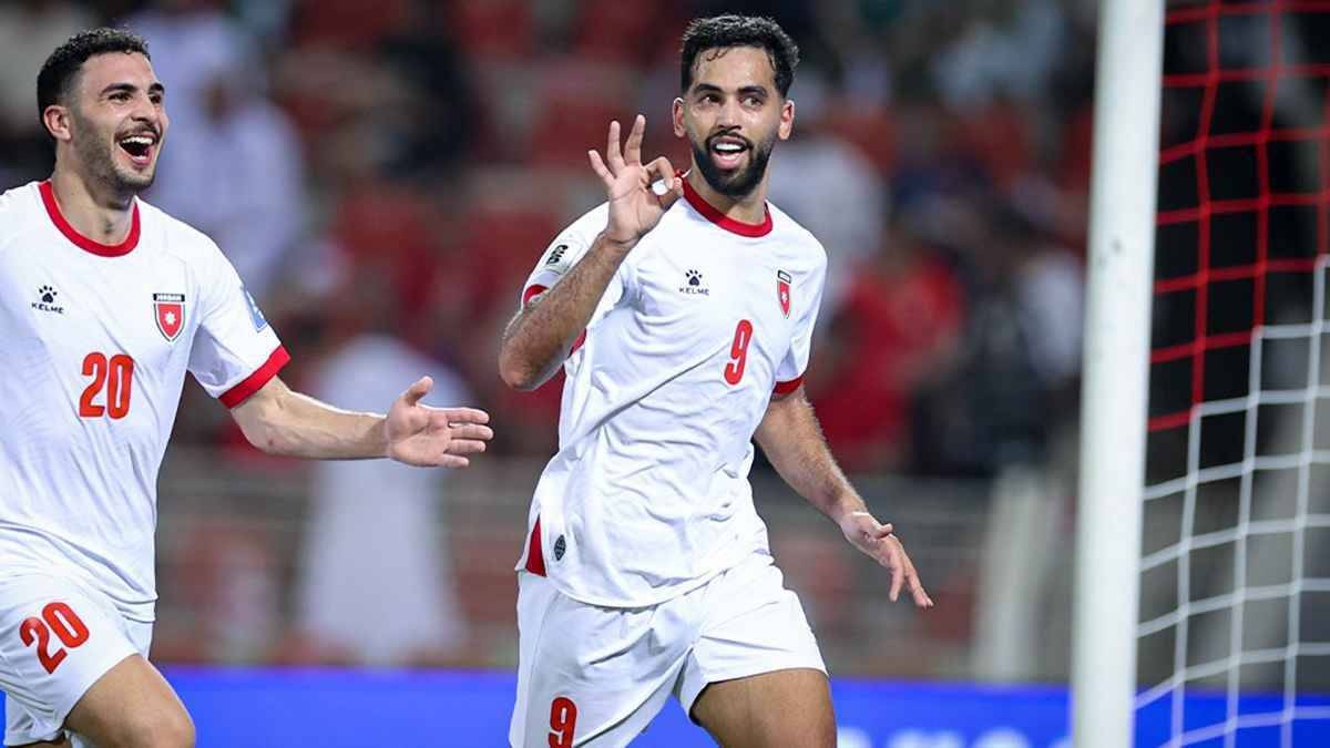 بعد إصابة يزن النعيمات.. اسم أردني جديد يظهر في حسابات الأهلي