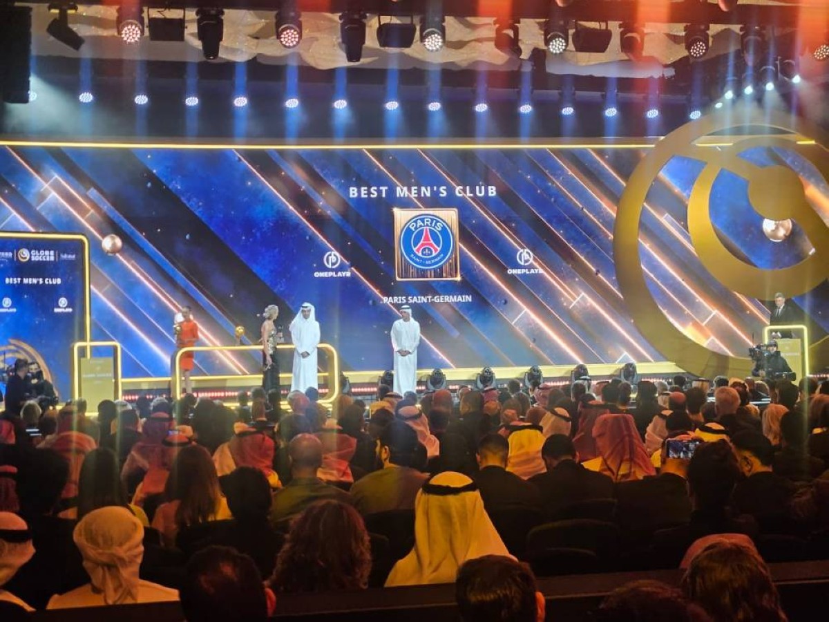 باريس سان جيرمان يفوز بجائزة دبي غلوب سوكر لأفضل ناد في العالم