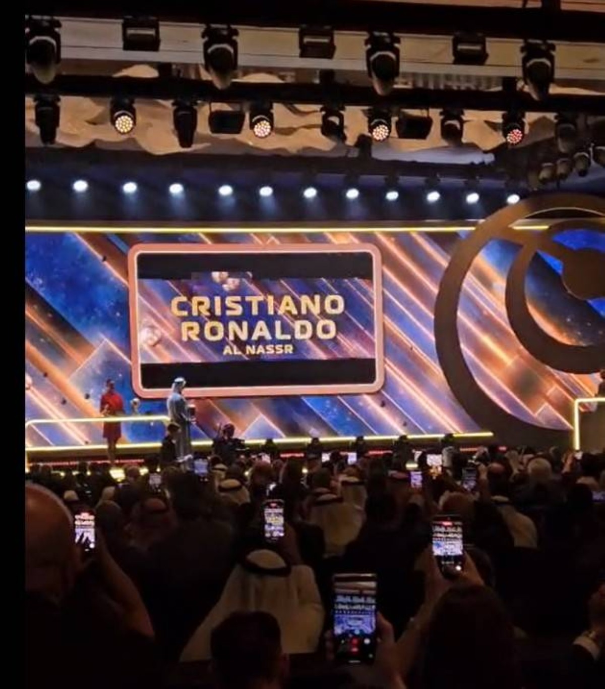رونالدو يحصد جائزة دبي غلوب سوكر لأفضل لاعب في الشرق الأوسط