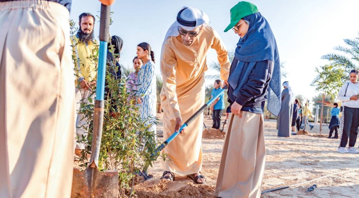 مديرو العموم في حكومة دبي يشاركون في مبادرة «زراعة 20 ألف شجرة»