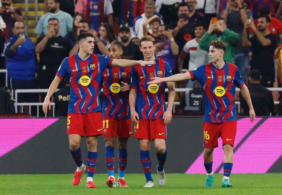 بقميص استثنائي.. برشلونة يستفز ريال مدريد قبل نهائي السوبر