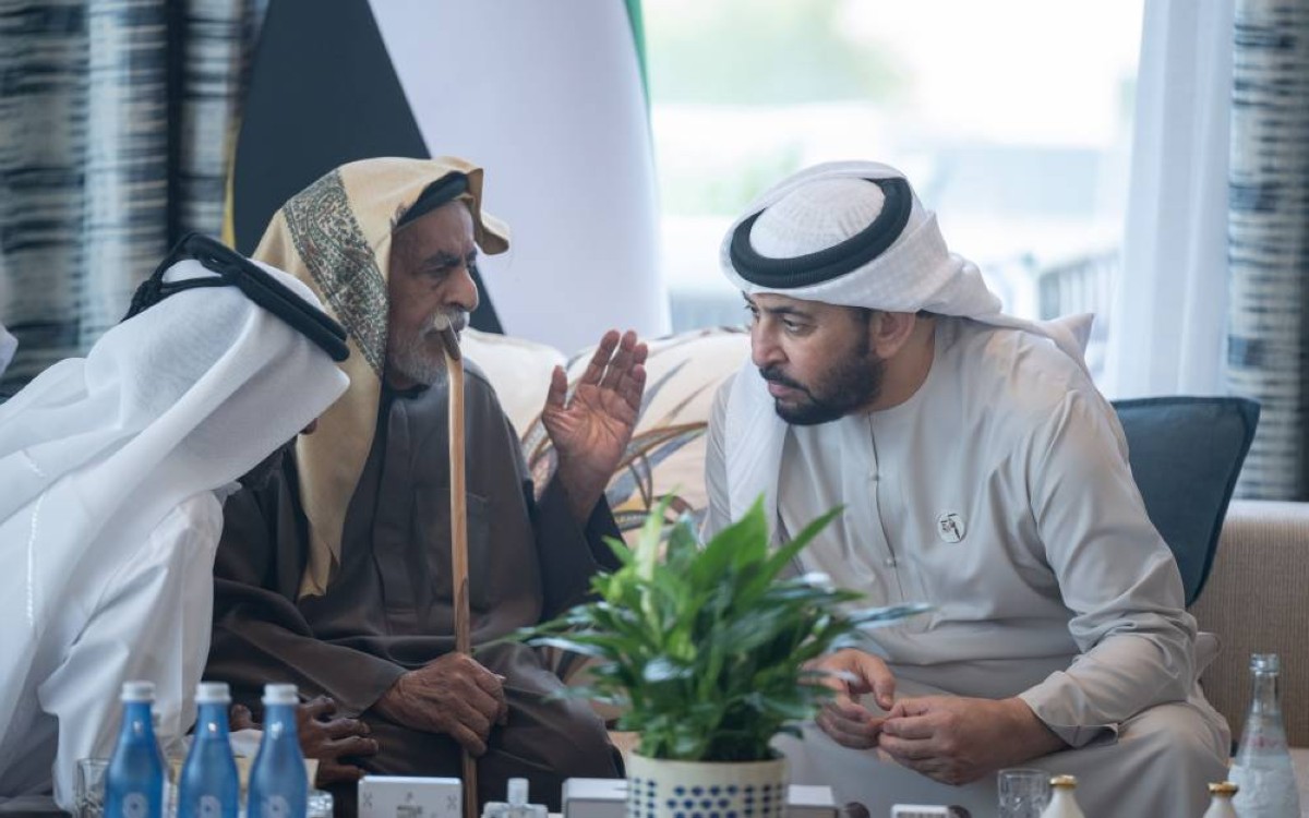 حمدان بن زايد: العمل بروح الفريق الواحد ركيزة أساسية لتحقيق الأهداف التنموية