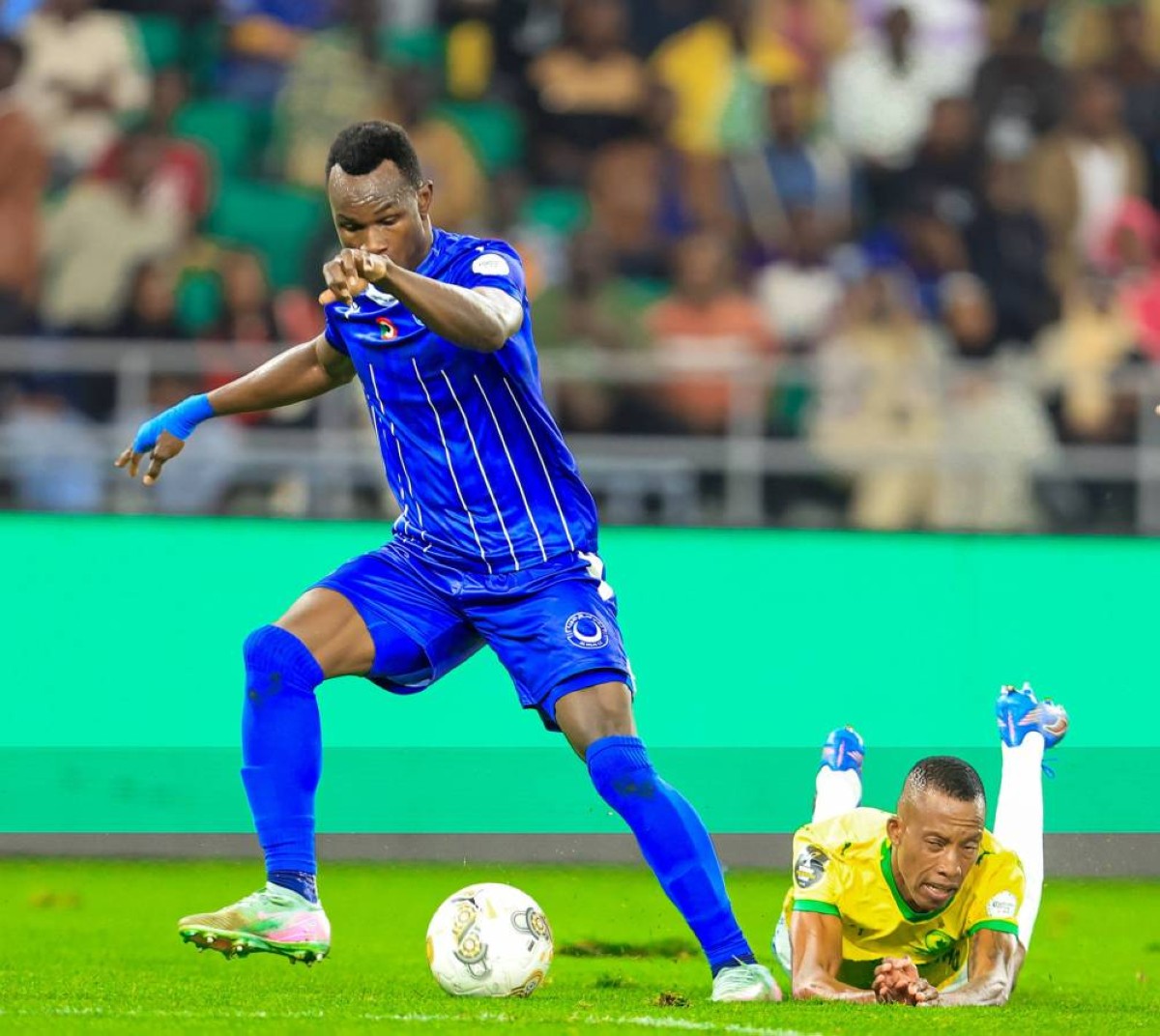 جمهور أورلاندو يحتفل بسقوط صن داونز أمام الهلال السوداني في أبطال أفريقيا (فيديو)