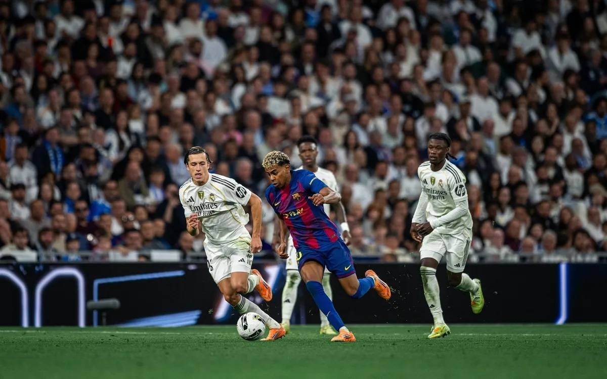 برشلونة يوجه ضربة جديدة لريال مدريد