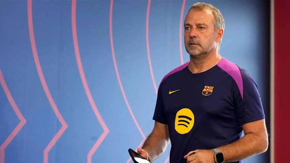 إدارة برشلونة تحسم بديل فليك مبكرًا