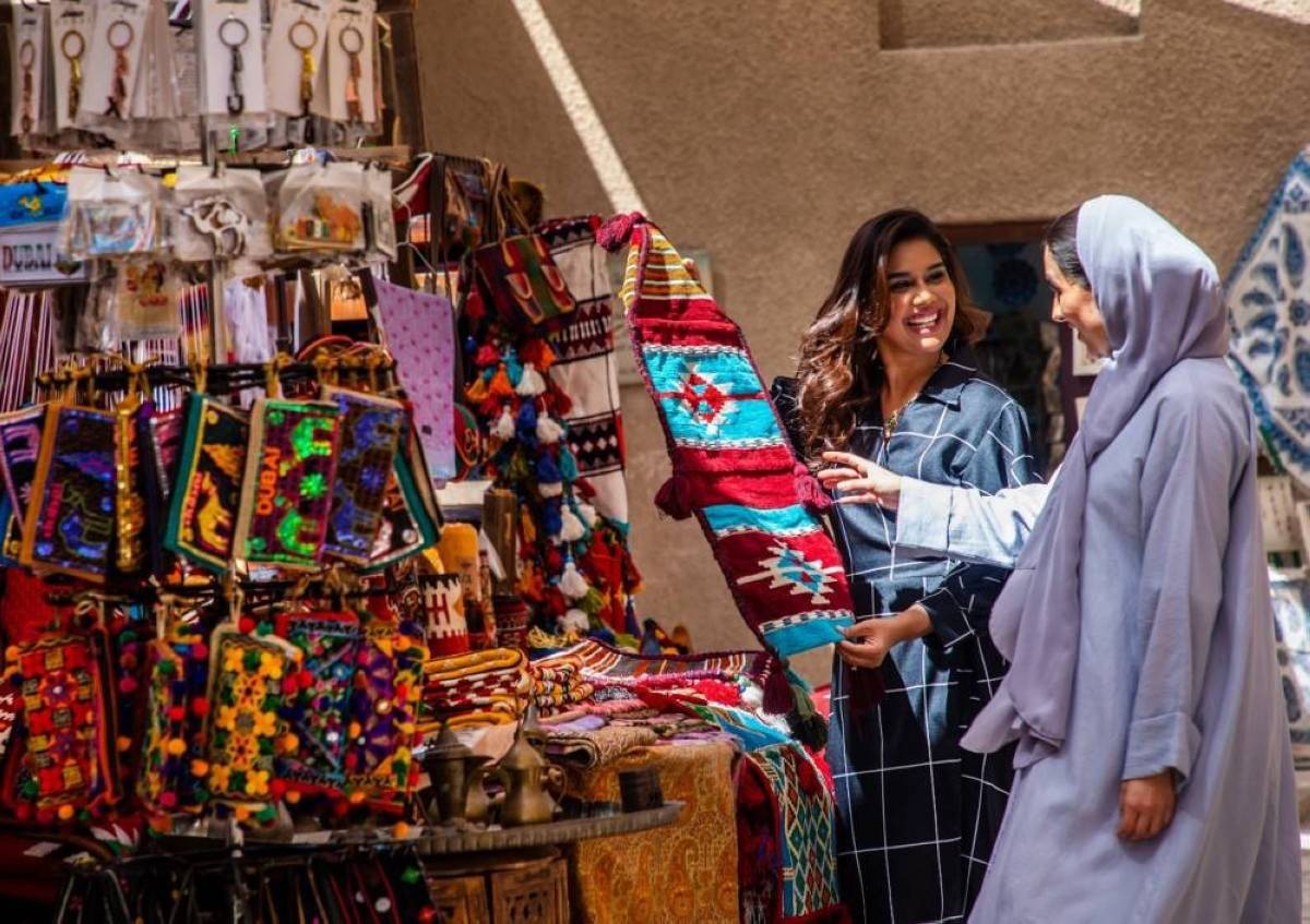أمسيات «ليالي رمضان».. منارات ملأى بالقيم والأصالة
