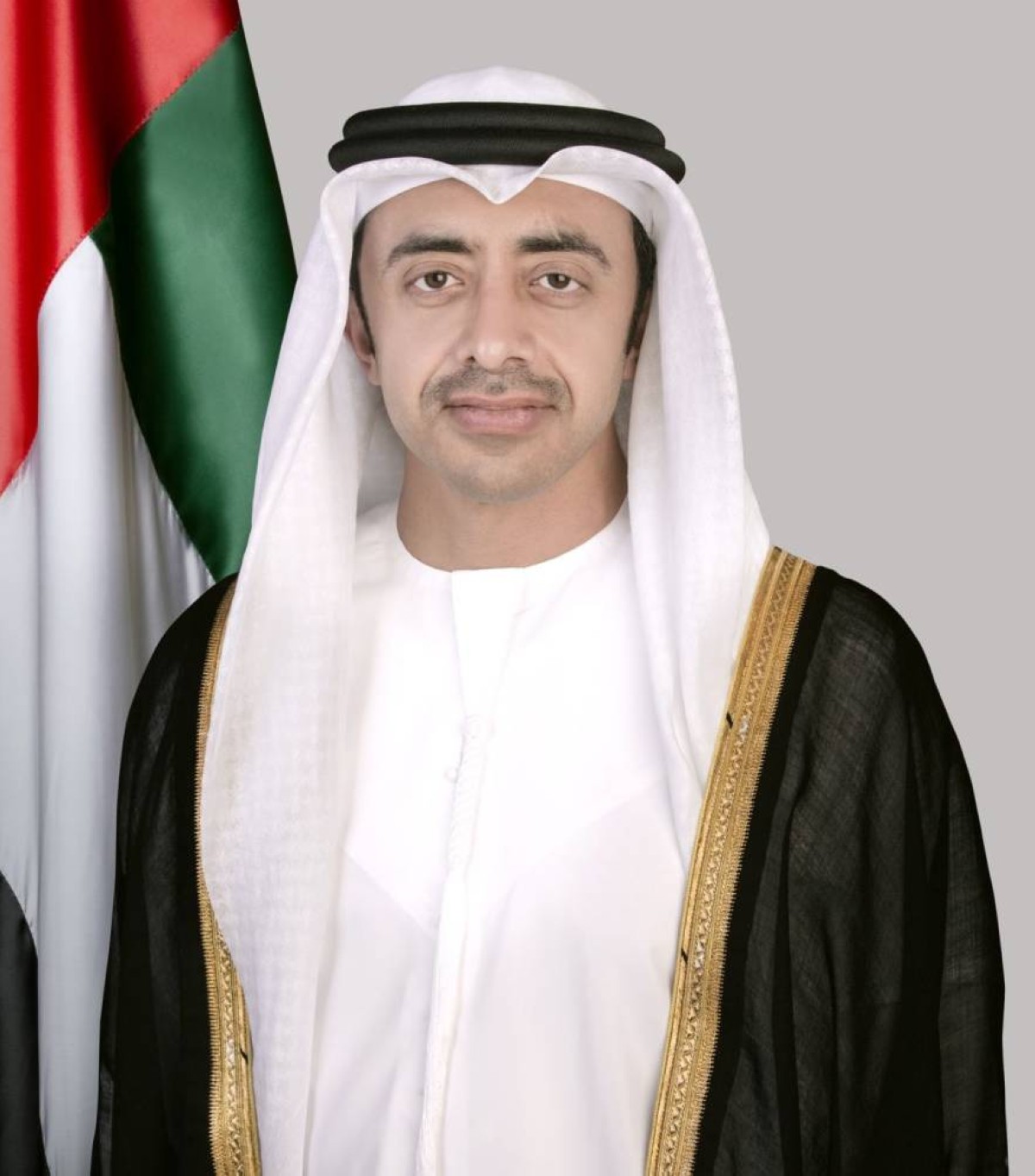 عبدالله بن زايد يبحث خلال اتصالات هاتفية مع عدد من المسؤولين ووزراء الخارجية التطورات الإقليمية