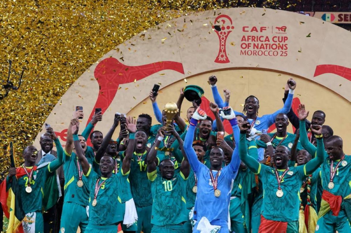 ميدو ينعت أساطير إفريقيا بـ«المهرجين»