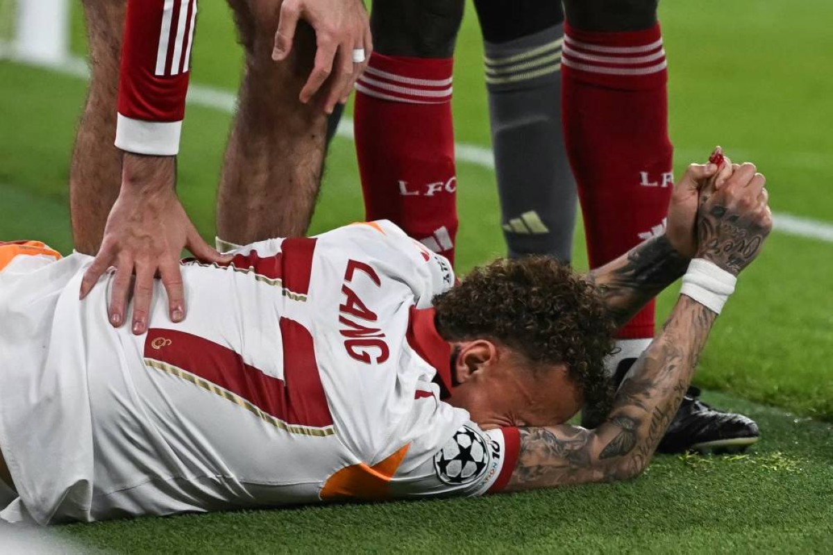 عملية جراحية للاعب غلطة سراي بسبب لوحة إعلانية