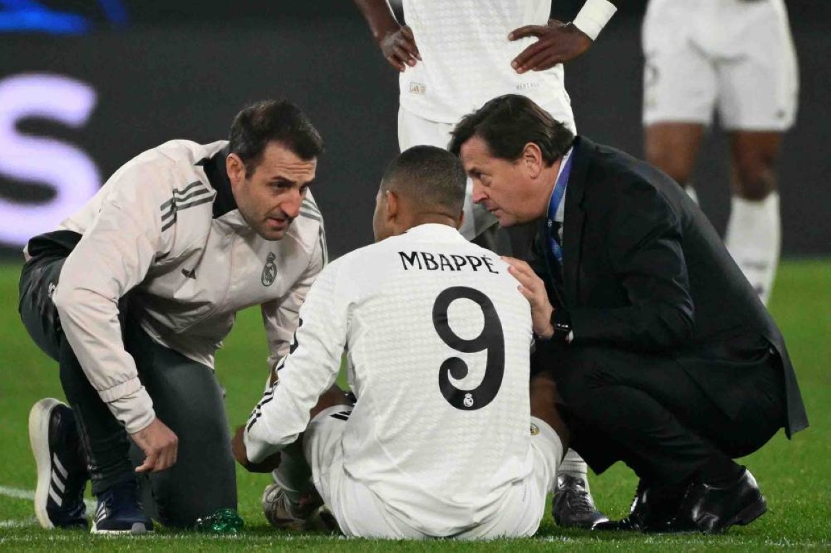 اتهامات داخل ريال مدريد بالاعتماد على «شات جي بي تي» في علاج لاعبين