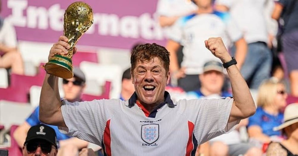 مشجع إنجليزي يبيع منزله لتمويل رحلته إلى كأس العالم