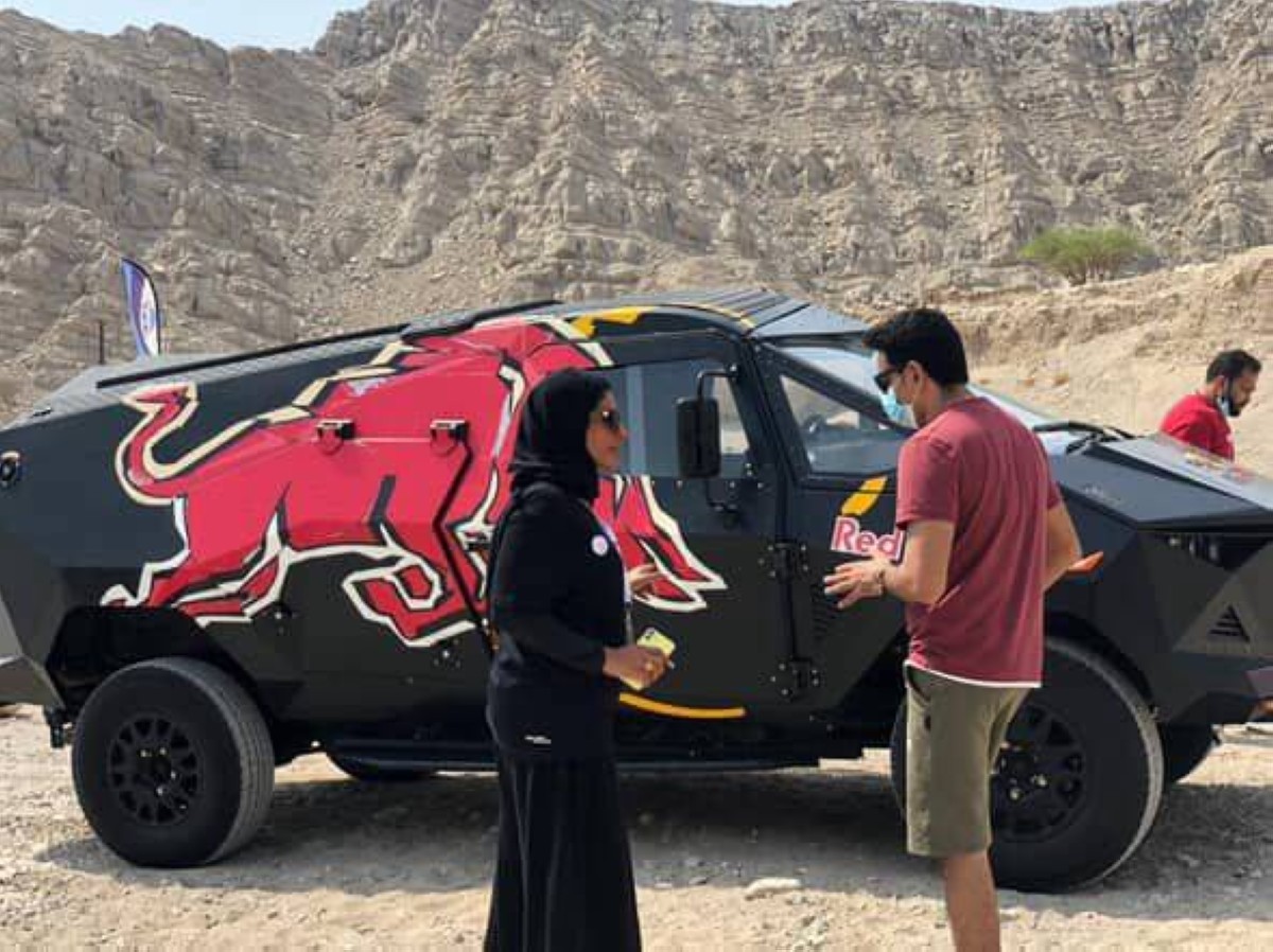 ريم الحساني.. إماراتية تهوى صناعة القوارب الأولمبية بالتقنيات الحديثة