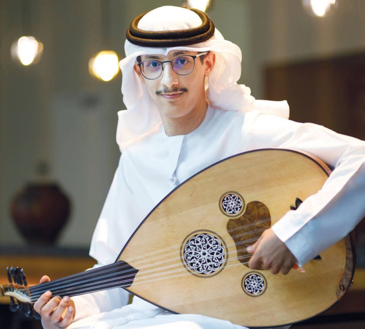 إبراهيم الدبعي.. عازف المشاعر على أوتار العود
