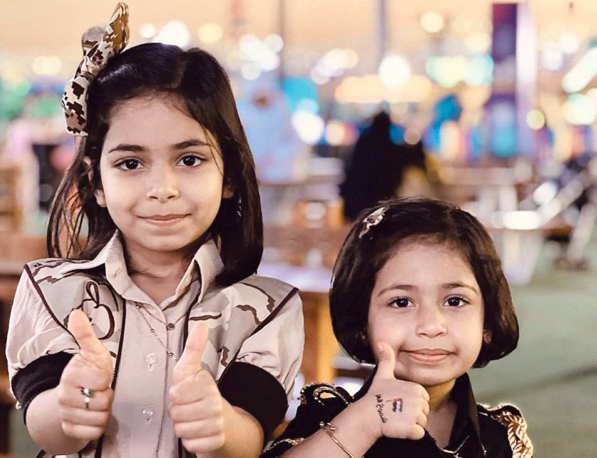 أطفال بالزي العسكري.. فخر واعتزاز بحماة الوطن