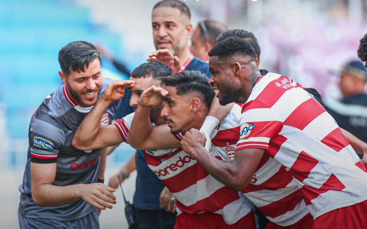 الأفريقي يسعى لإنهاء عقد من الغياب عن لقب الدوري التونسي
