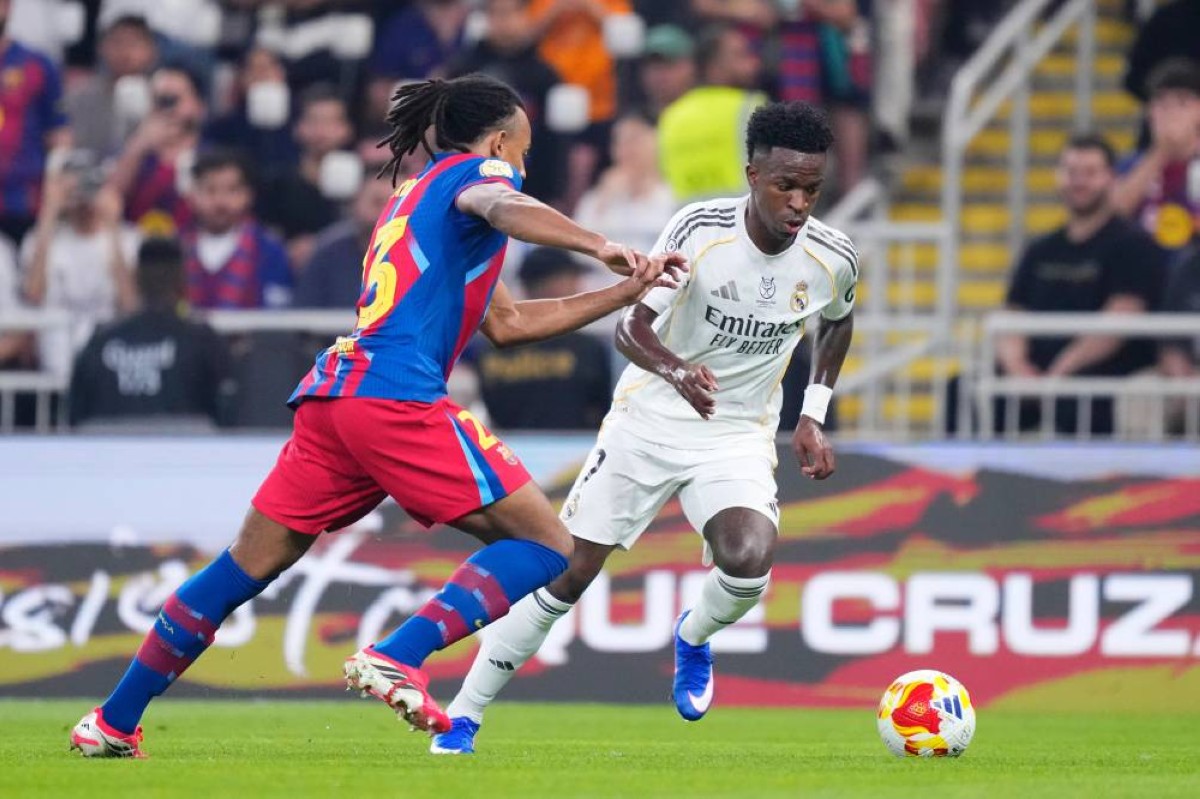فوضى ريال مدريد تمنح برشلونة فرصة ذهبية لحسم «الليغا»