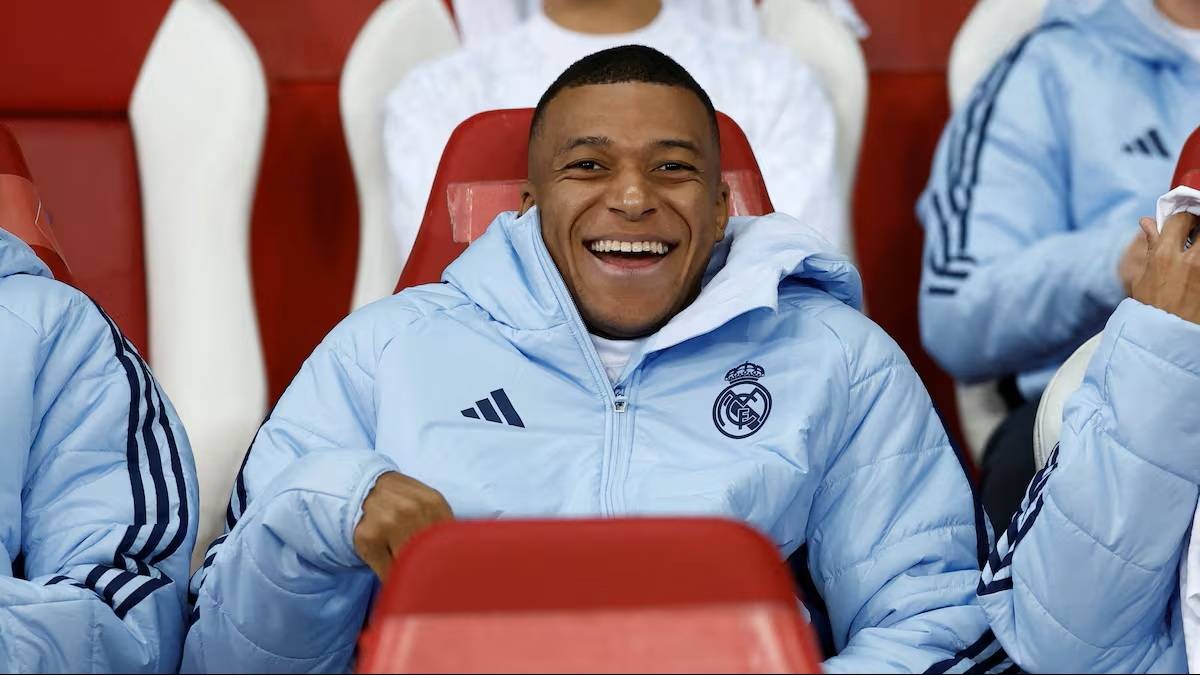 رواتب اللاعبين تشعل «كلاسيكو الذهب والنار»