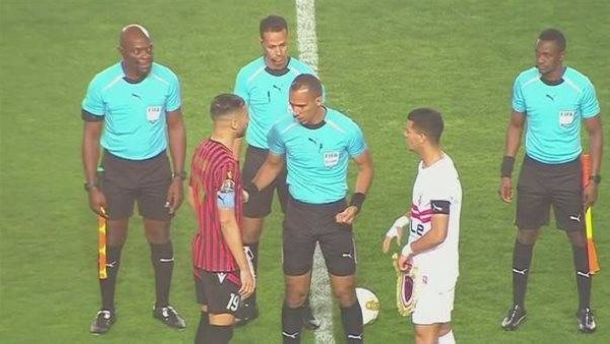 لفتة إنسانية من لاعبي الزمالك تجاه محمد شحاتة في نهائي الكونفدرالية