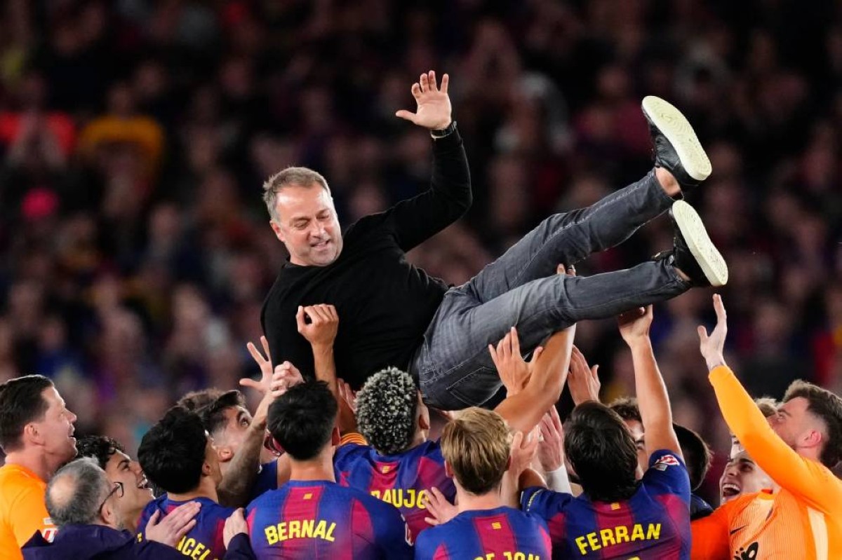 رسميًا.. برشلونة يجدد عقد فليك حتى 2028