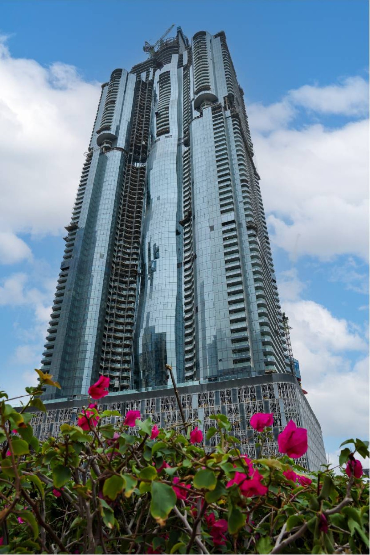 برج الحبتور أكبر مبنى سكني في العالم مرجع جديد في تصميم وبناء ناطحات السحاب