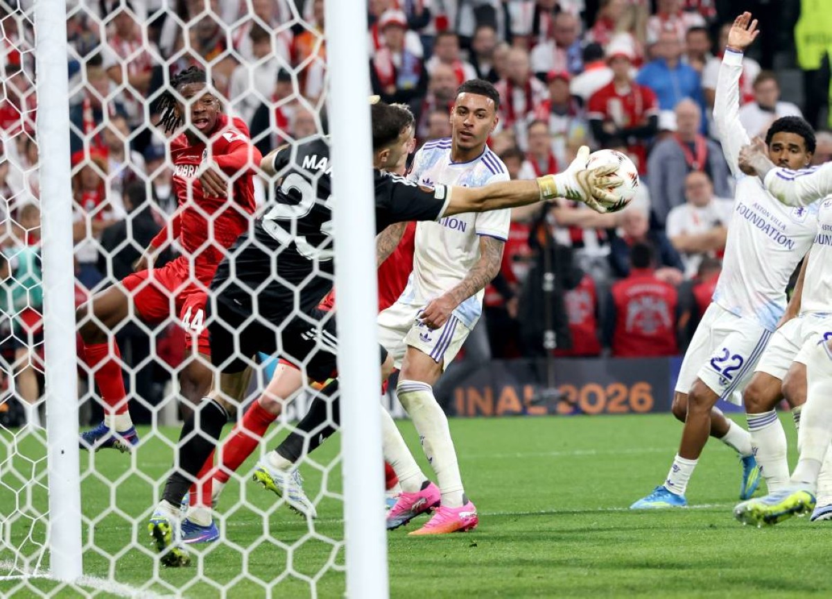 مارتينيز يقود أستون فيلا للقب الدوري الأوروبي بإصبع مكسور