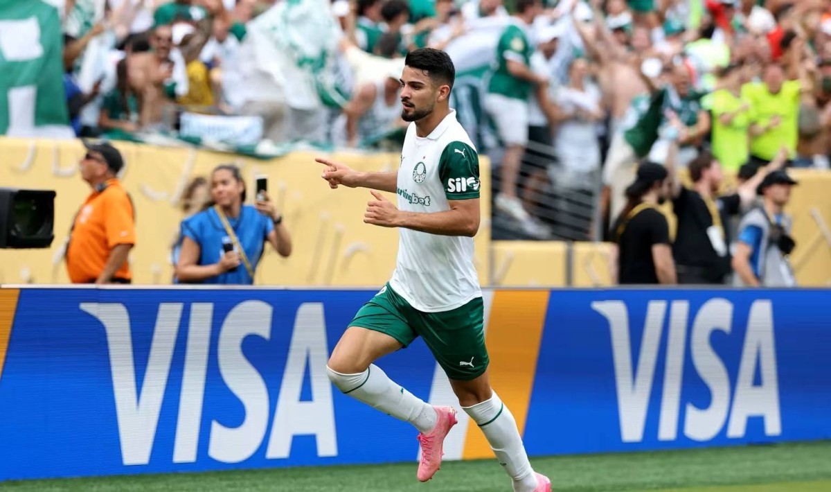 لوبيز يفرض نفسه مع منتخب الأرجنتين