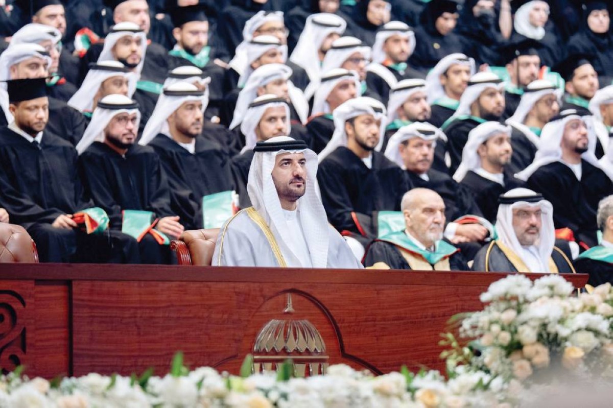 سلطان بن أحمد يشهد تخريج طلبة الدراسات العليا بجامعة الشارقة