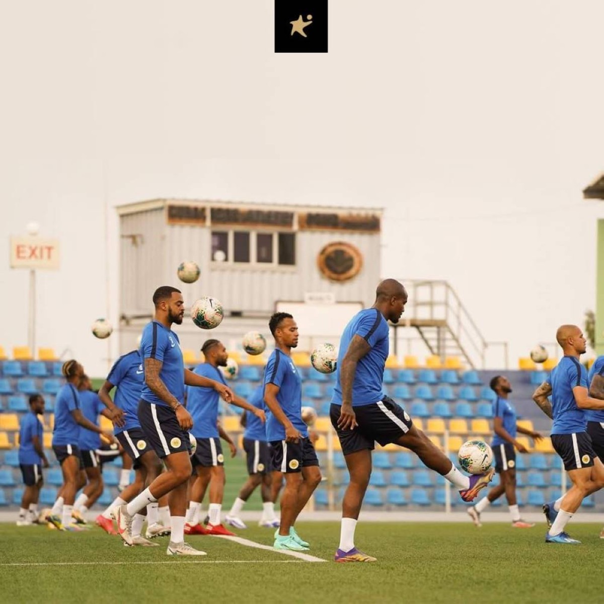 لاعبو كوراساو.. من التدريب حفاة إلى الظهور التاريخي على المسرح الكروي العالمي