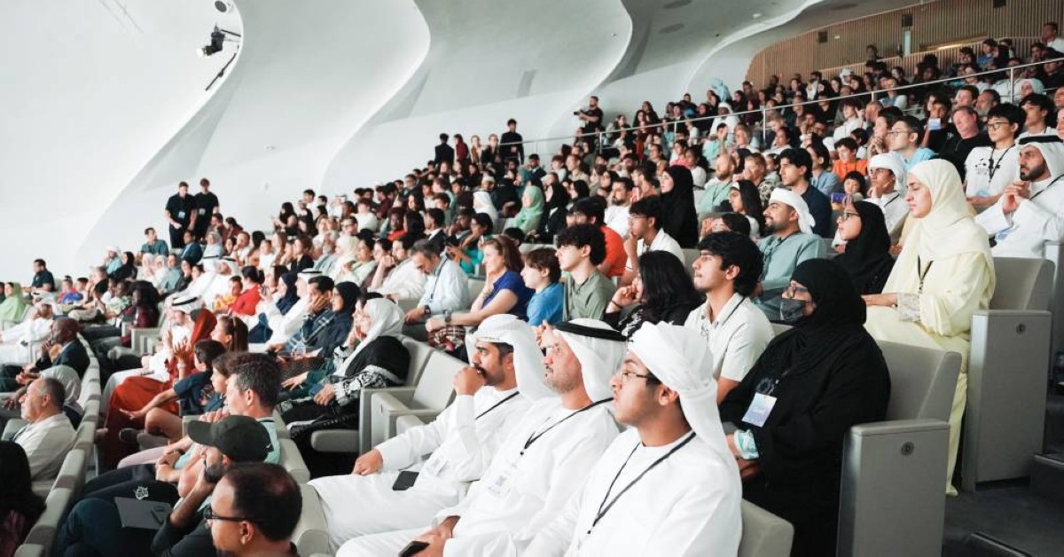 «دبي للمستقبل» تخرّج 160 طالباً في الدورة الثانية لـ«مجتمع المعرفة»