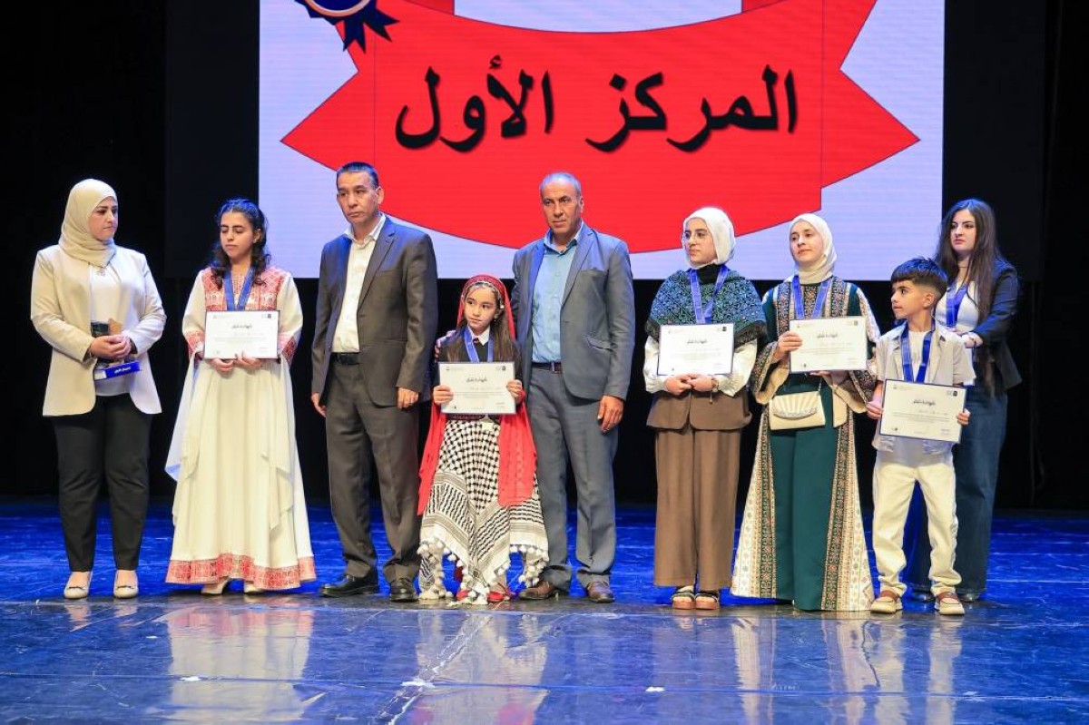 غزل تيم بطلة الدورة العاشرة من تحدي القراءة العربي في فلسطين